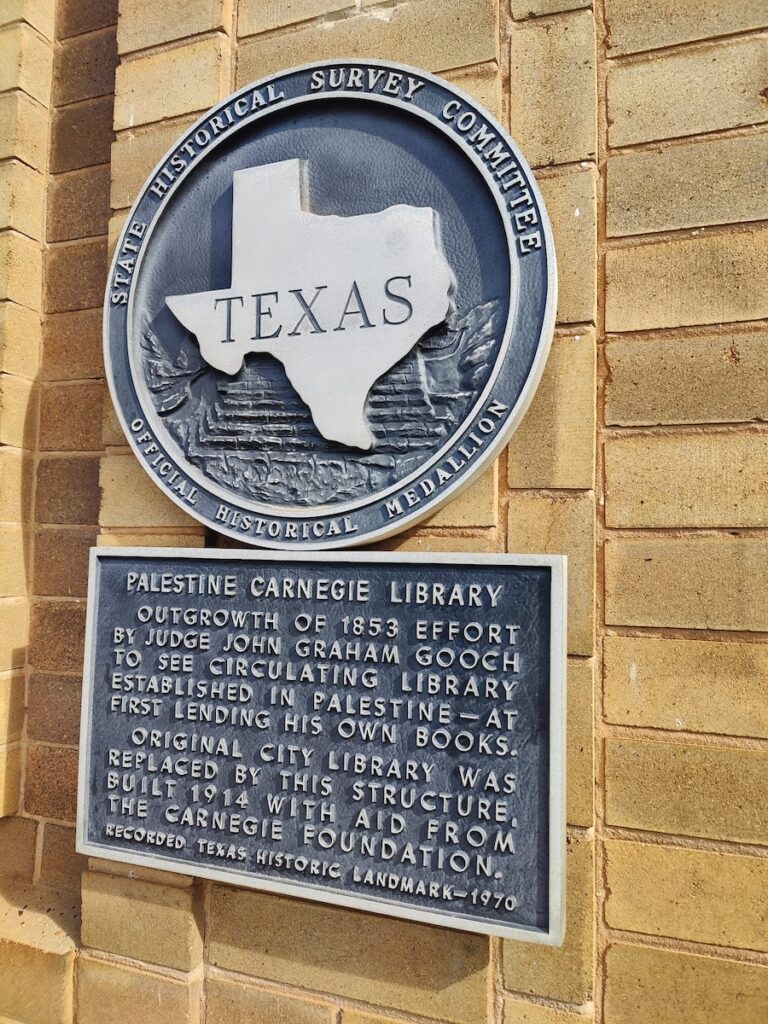 Carnegie Library plaque in Palestine, Texas