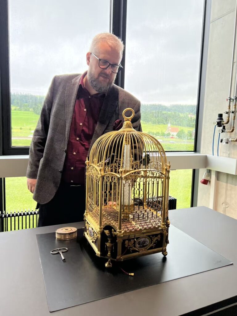 Demonstrating historical automatons