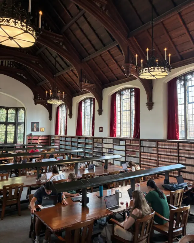 First week back at WashU 📚🐻

Study sessions, friend catch-ups, new routines, and plenty of time spent finding your favorite spot on campus. Here’s to a great semester! ✨